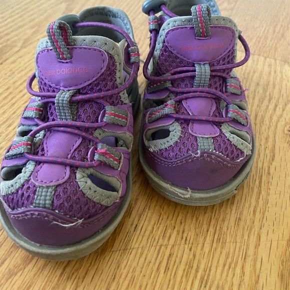 Toddler New Balance Sandals (size 6-6.5 US size 6 UK) - Picture 4 of 7